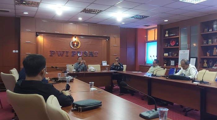 Pendidikan dan UKW Program Prioritas Kepemimpinan Hendry Ch Bangun